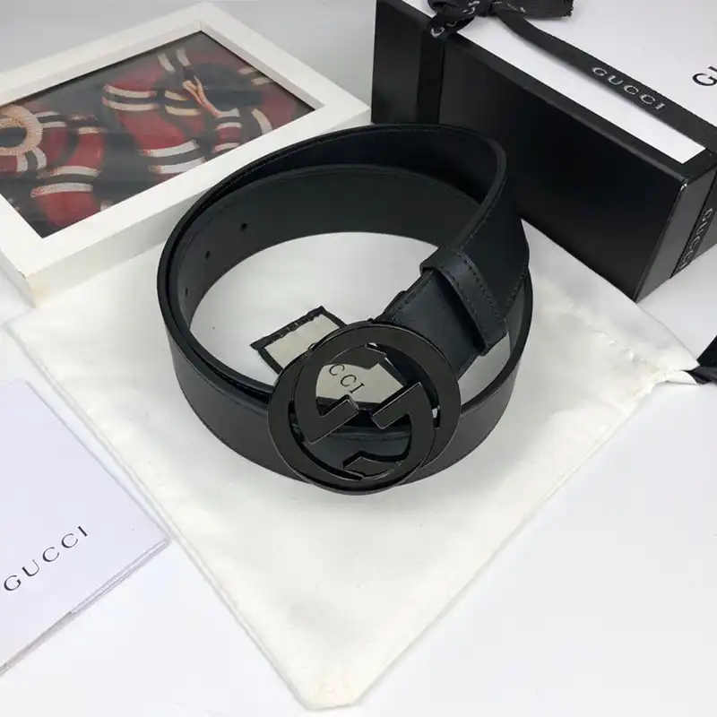 G*u*i s belte 1905bl0096