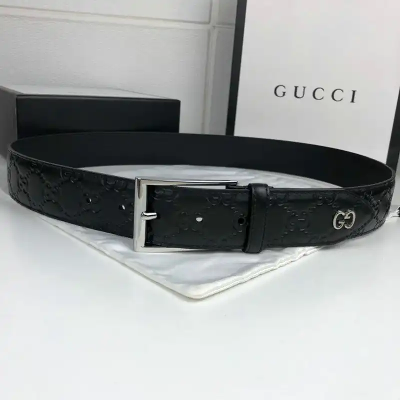 G*u*i s belt 2007xf0094