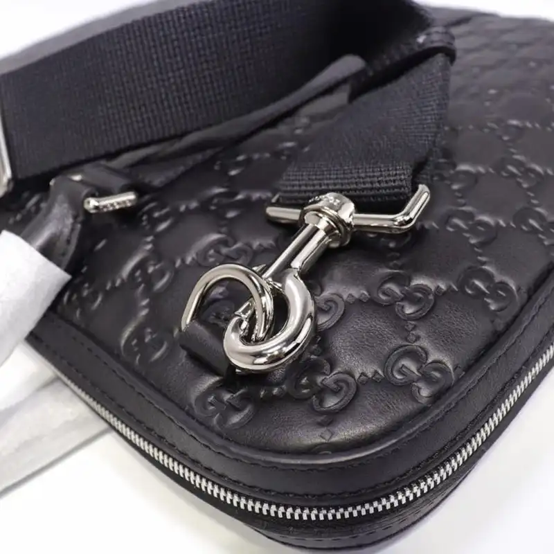 G*u*i briefcases 19gm0037