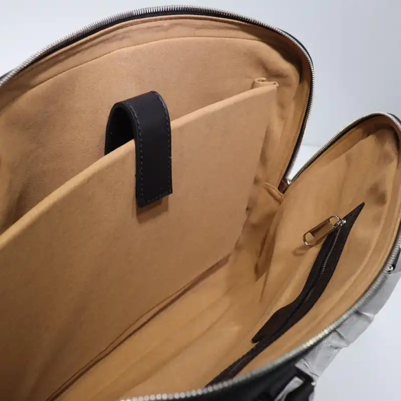 G*u*i briefcases 19gm0037