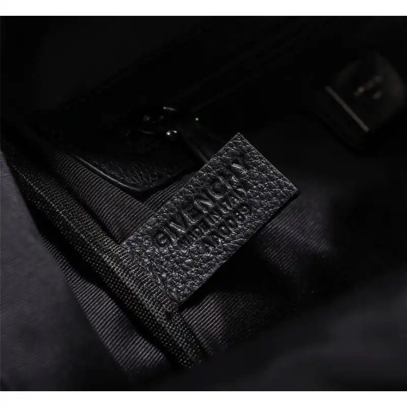 Givenchy Bags 205GIV0013