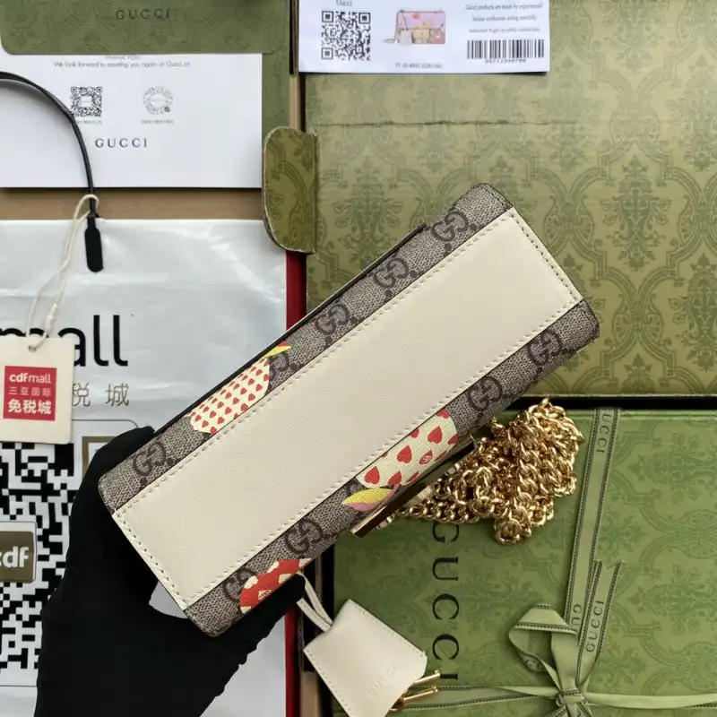 G*u*i s bags 2108ya0073