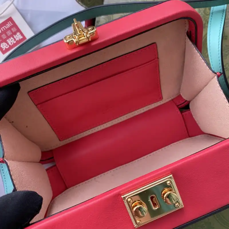 G*u*i s bags 2108ya0095