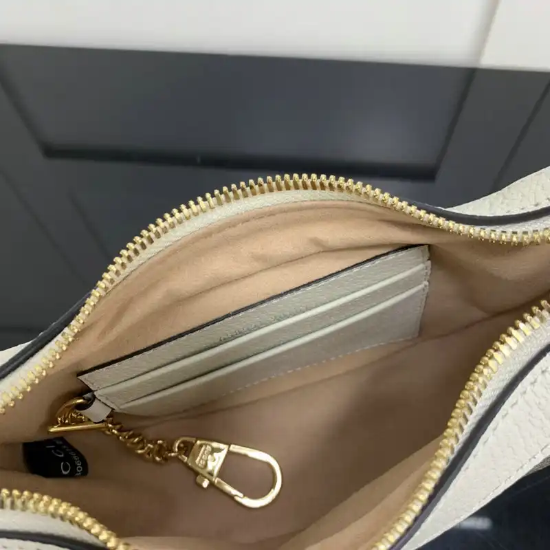 G*u*i bag 2204ya0025