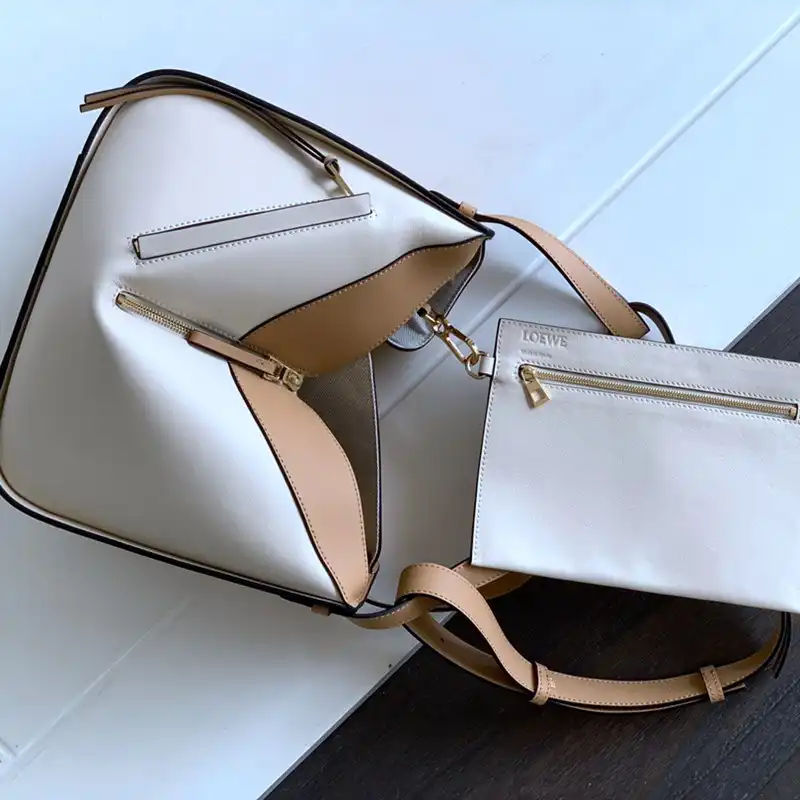 Loewe Bag 2210YA0051