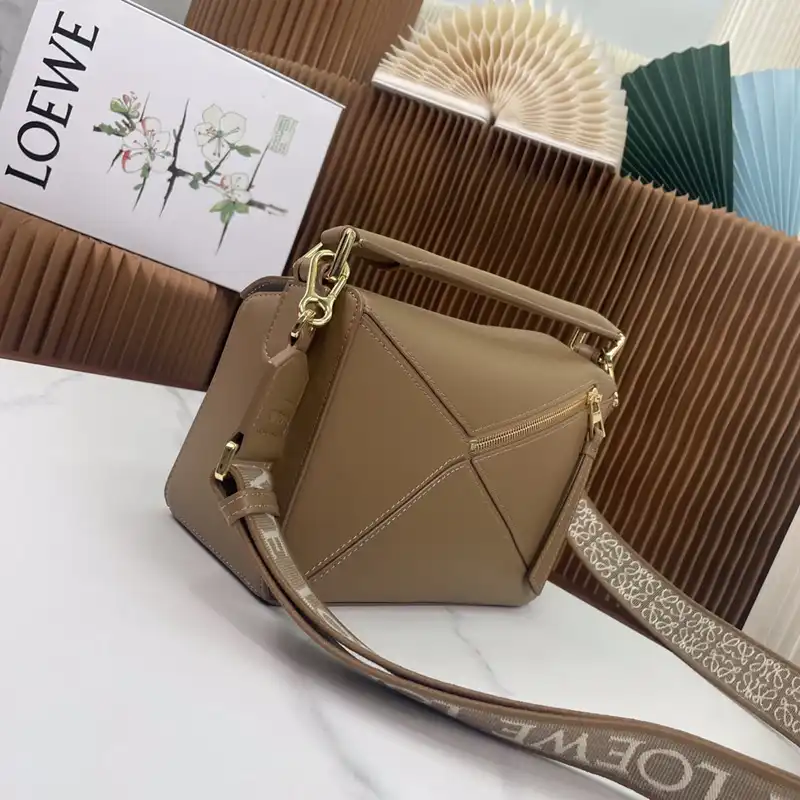 Loewe Bag 2309YA0135