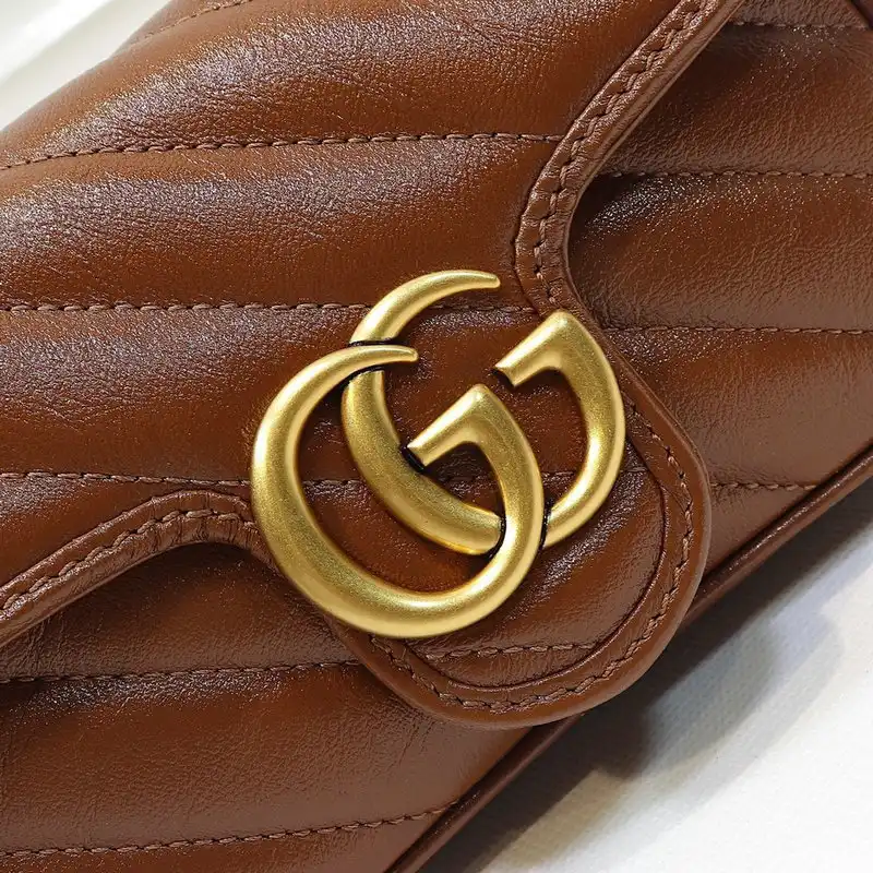 G*u*i bags 2012sh0004