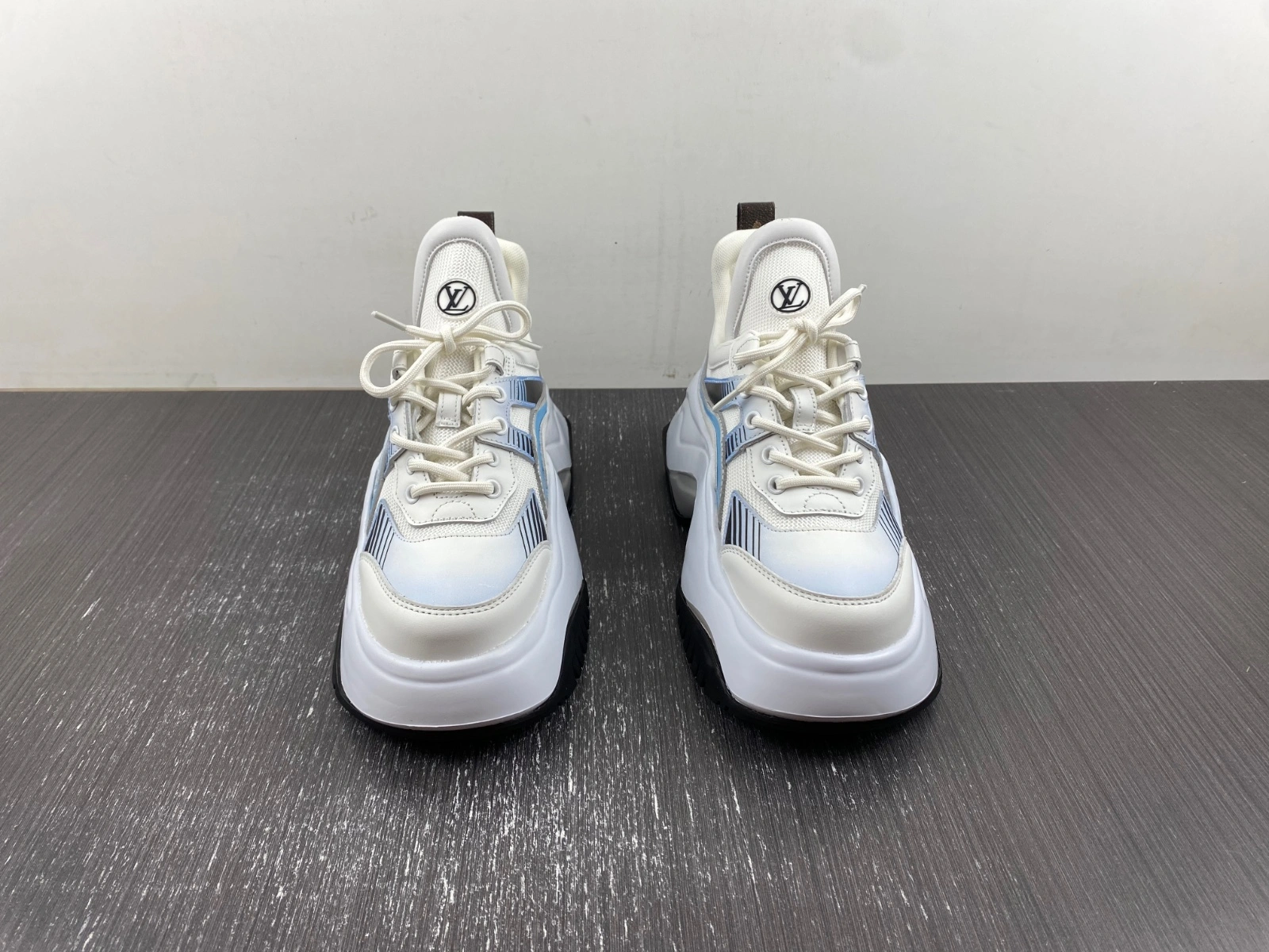 QuickDry 1 Vuitton Archlight Sneakers LV 2135