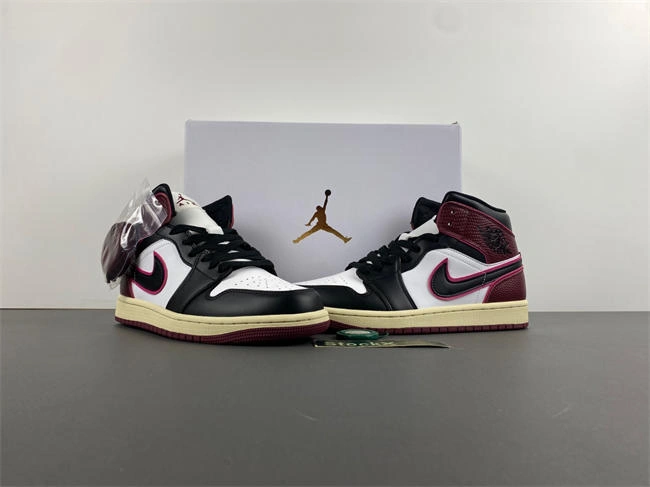 RelaxedFit AIR JORDAN 1 MID FQ7818- 3653