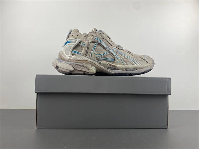 Balenciaga 772774-W3RNY- Snug 4301