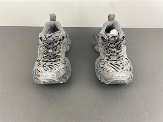 Colorful Balenciaga 3XL 230 759693 W3XLH 4343