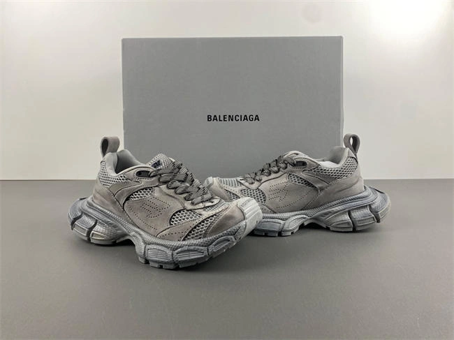 Colorful Balenciaga 3XL 230 759693 W3XLH 4343
