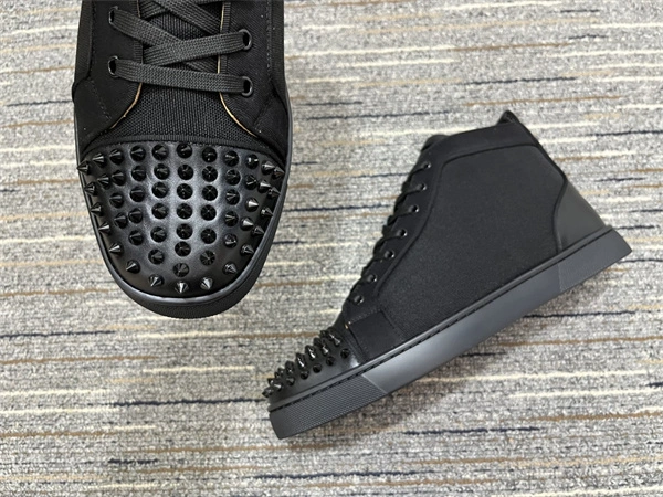 Casual Christian Louboutin 2706