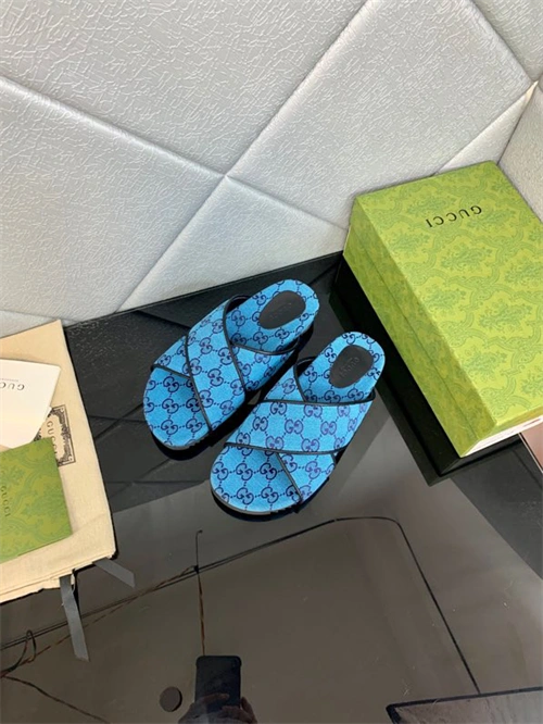 Unique Gocci Slipper 5742