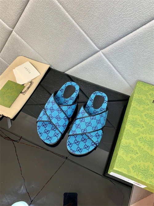 Unique Gocci Slipper 5742