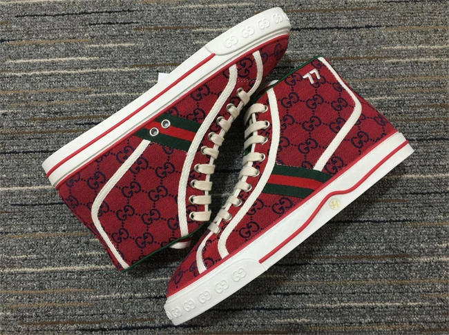 G*u*i high top sneaker snug 208