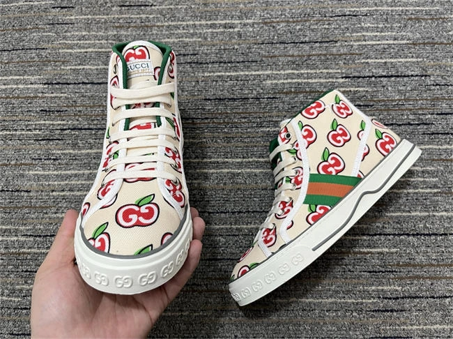 G*u*i high top sneaker casual 220