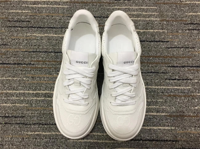 fashionable G*u*i low top sneaker 562