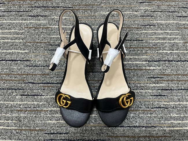 minimalist G*u*i pump 535