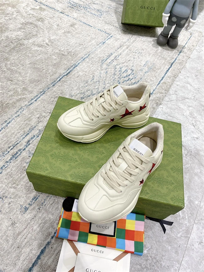 cozy G*u*i python sneaker 32