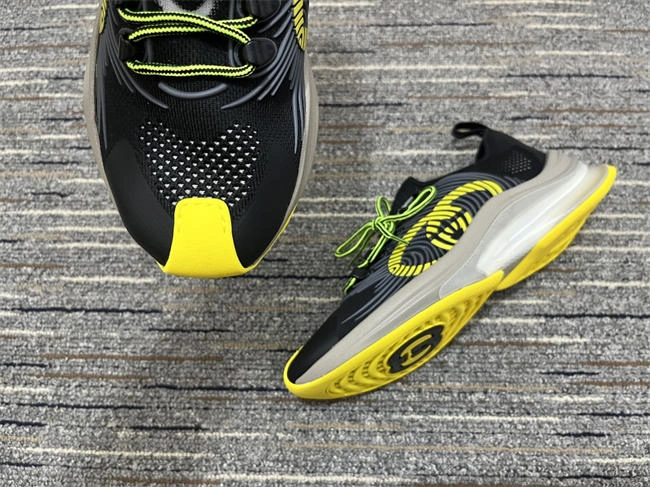 sunprotective G*u*i runners 91