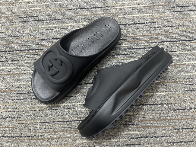 stretchable G*u*i slide 401