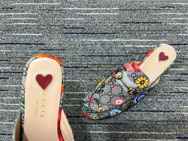 G*u*i slipper timelessdesign 496