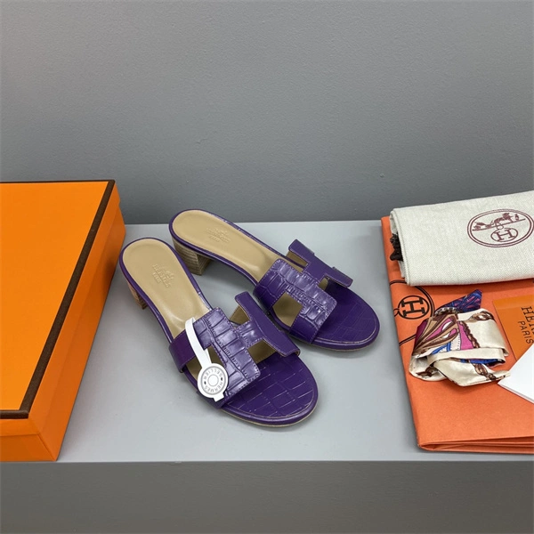 H Slipper Unisex 2365