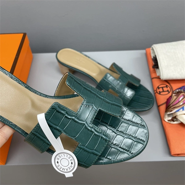 H Slipper Unisex 2365