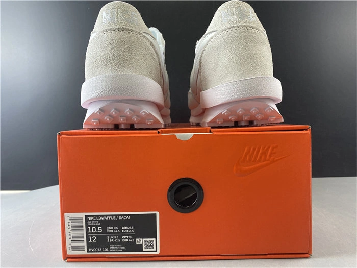 Sophisticated Nike LD Waffle sacai White Nylon BV0073- 5242