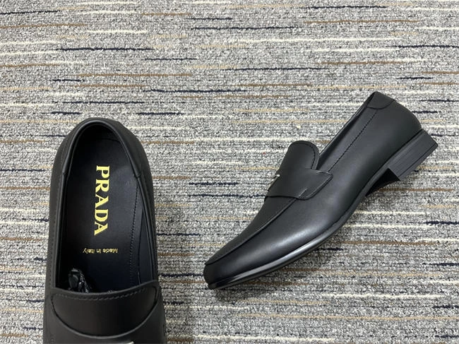 Reliable Prada Loafer 3337